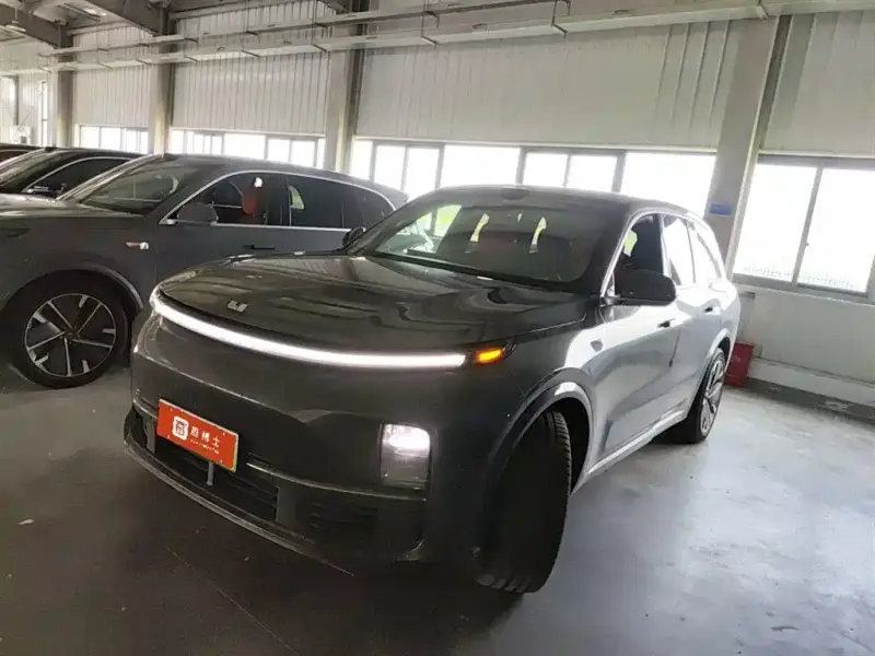 Li Auto L8