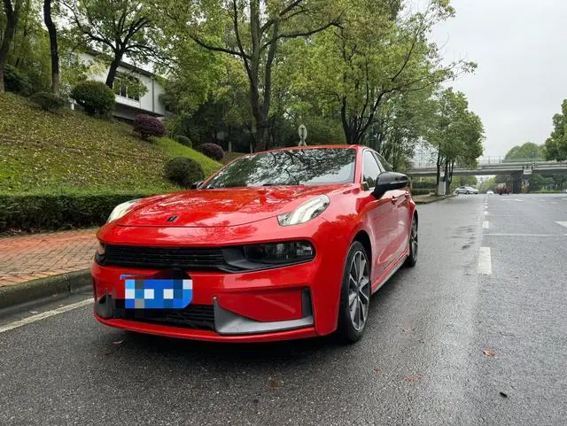 Lynk & Co 03