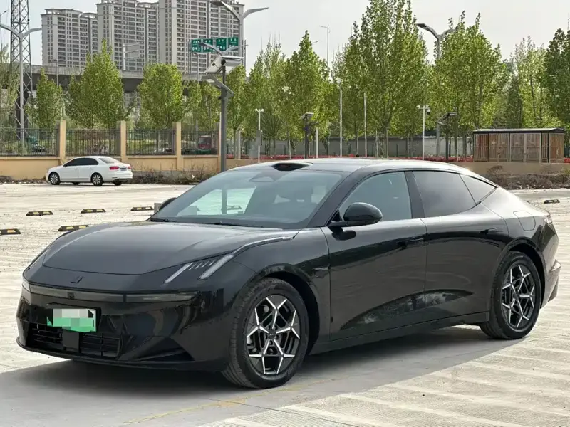 Lynk & Co 10