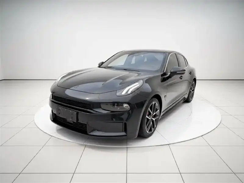 Lynk & Co 03