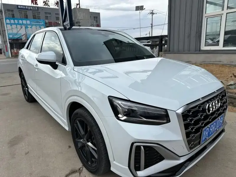 Audi Q2L