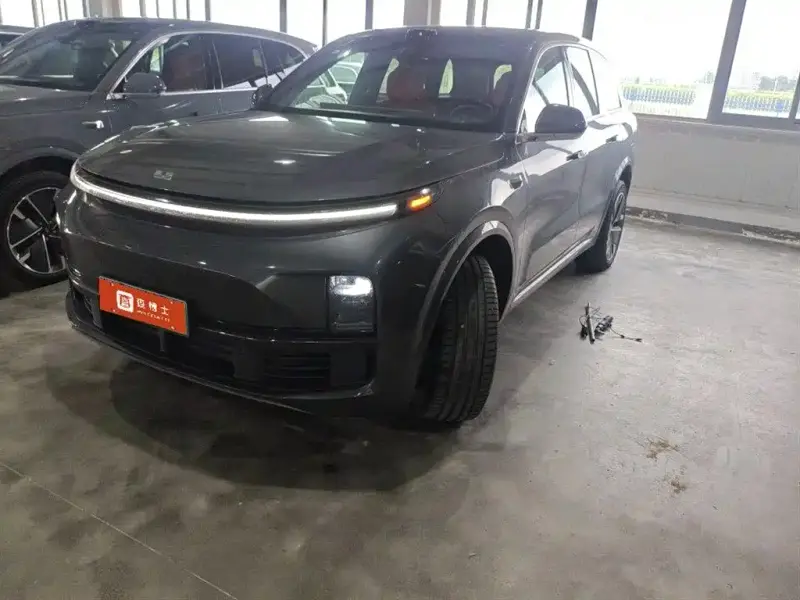 Li Auto L8