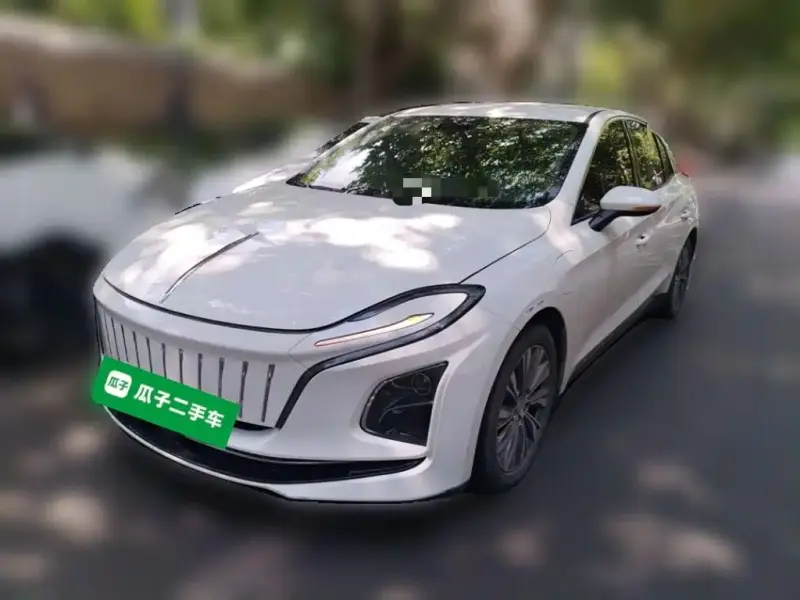 Hongqi E-QM5
