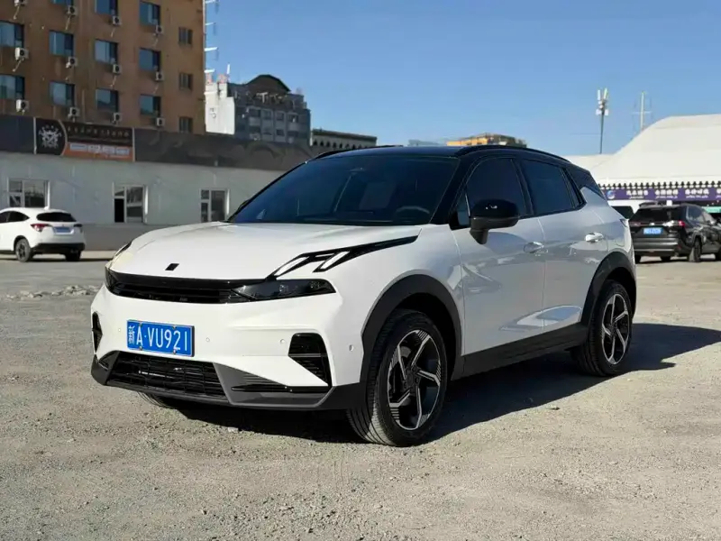 Lynk & Co 06