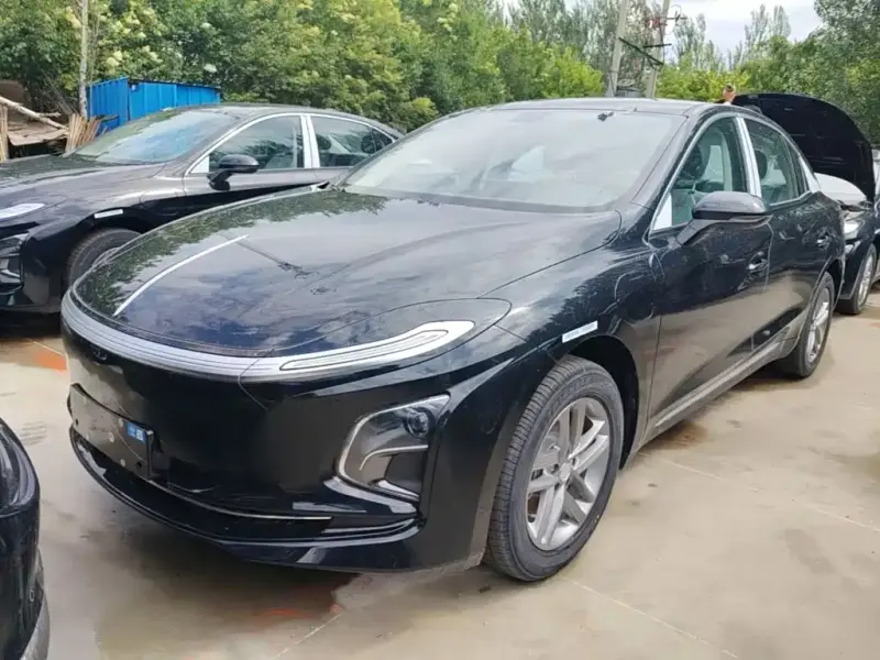 Hongqi E-QM5