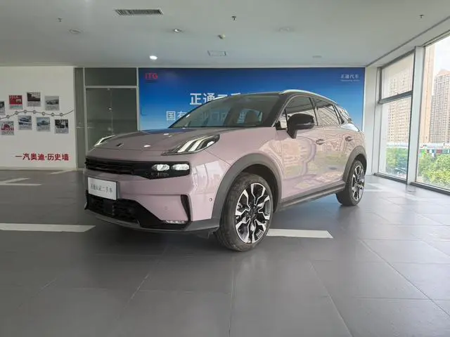 Lynk & Co 06