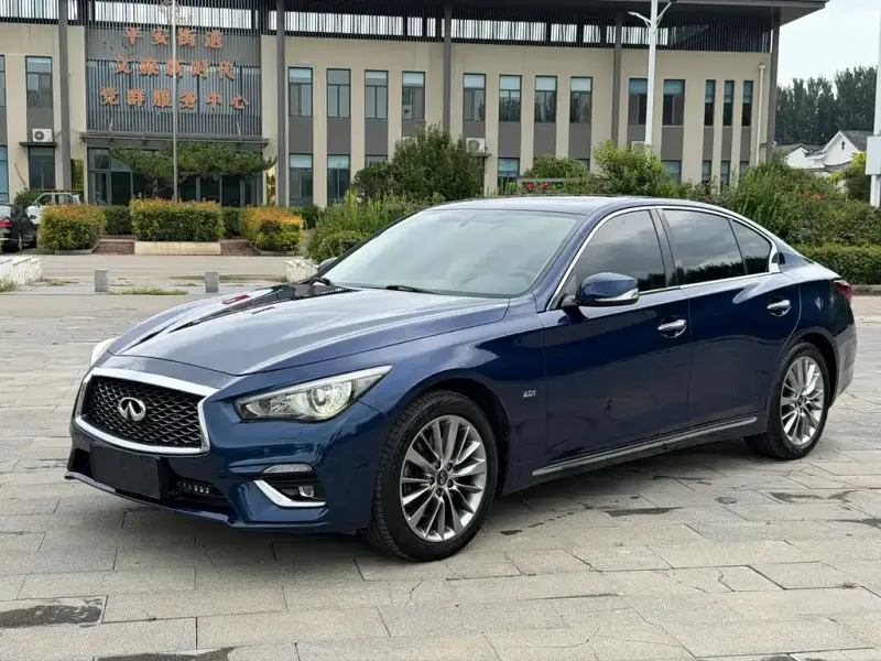 Infiniti Q50L