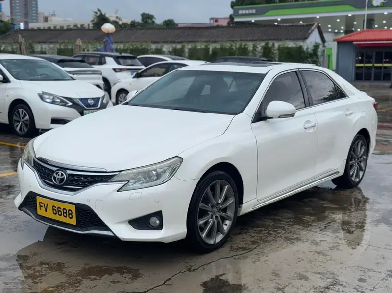 Toyota Reiz