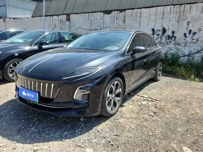Hongqi E-QM5