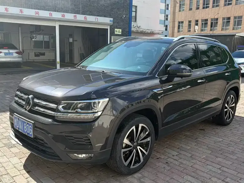 Volkswagen Tharu