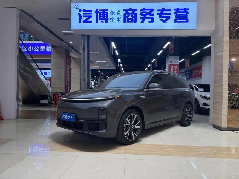 Li Auto L8
