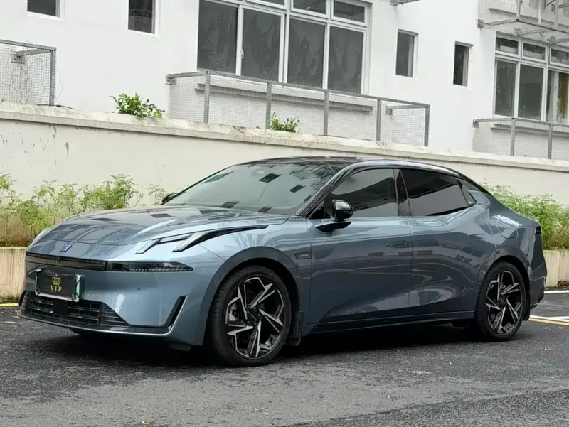 Lynk & Co 07 EM-P