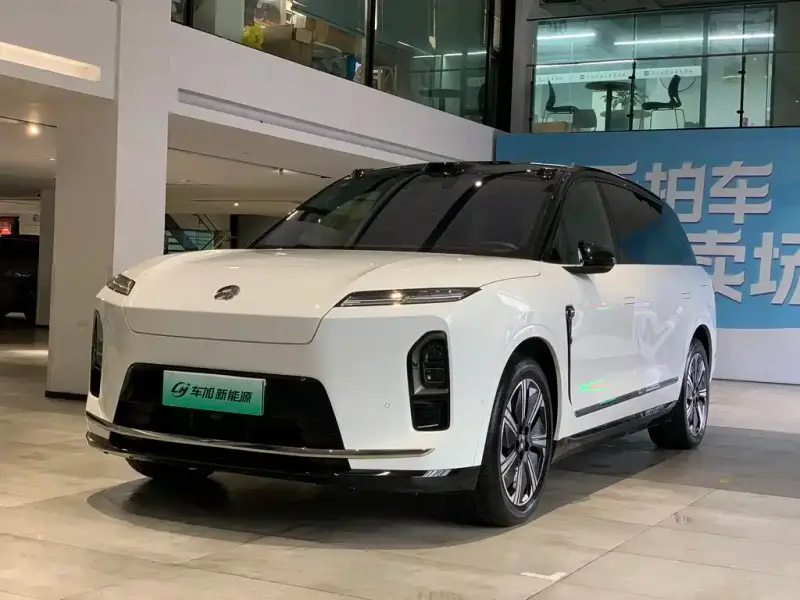 NIO ES8