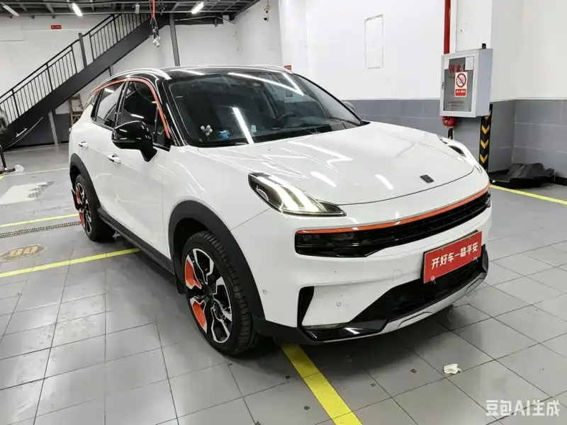 Lynk & Co 06