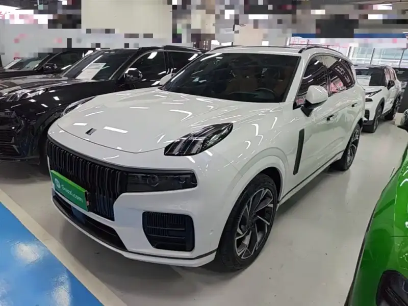 Lynk & Co 09
