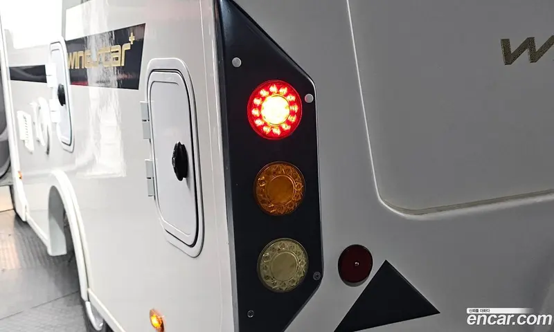 Hyundai H-1