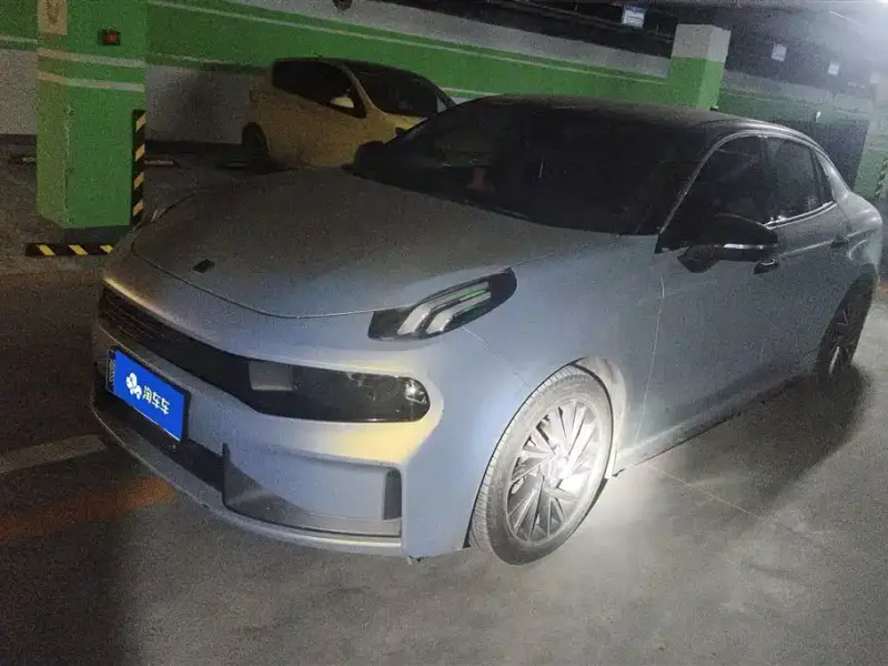 Lynk & Co 03