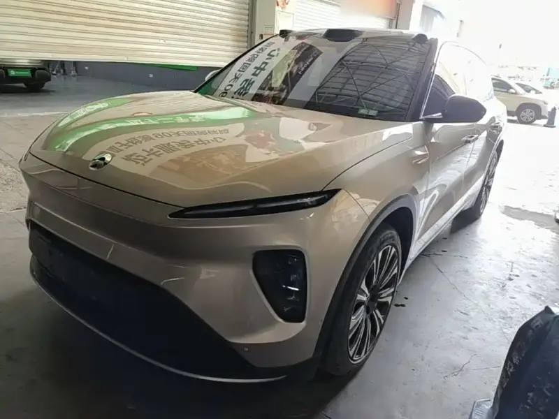 NIO ES8