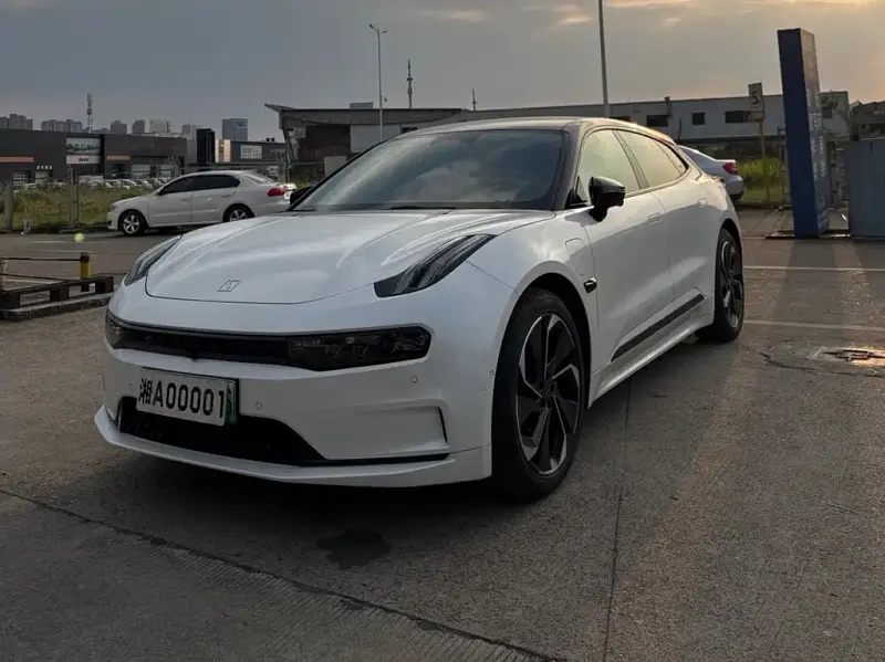 Zeekr 001
