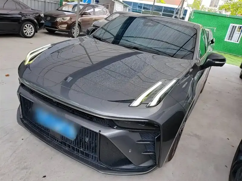 Lynk & Co 03