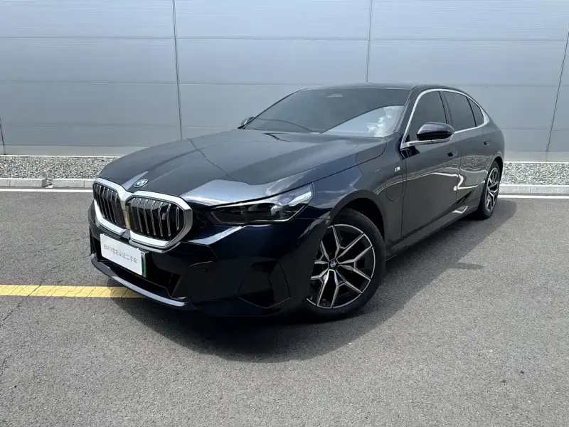 BMW i5