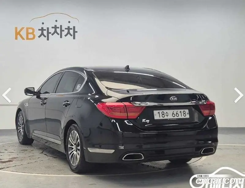 Kia Quoris (K9)
