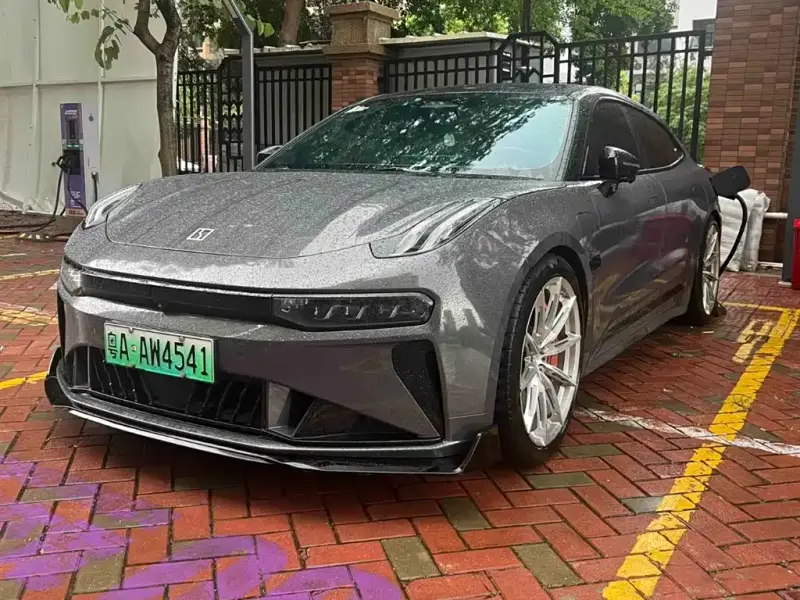 Zeekr 001