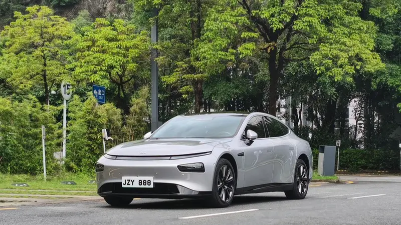 XPeng P7
