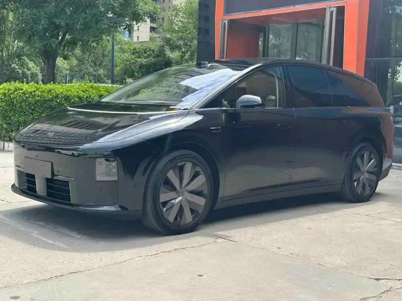 Li Auto i8