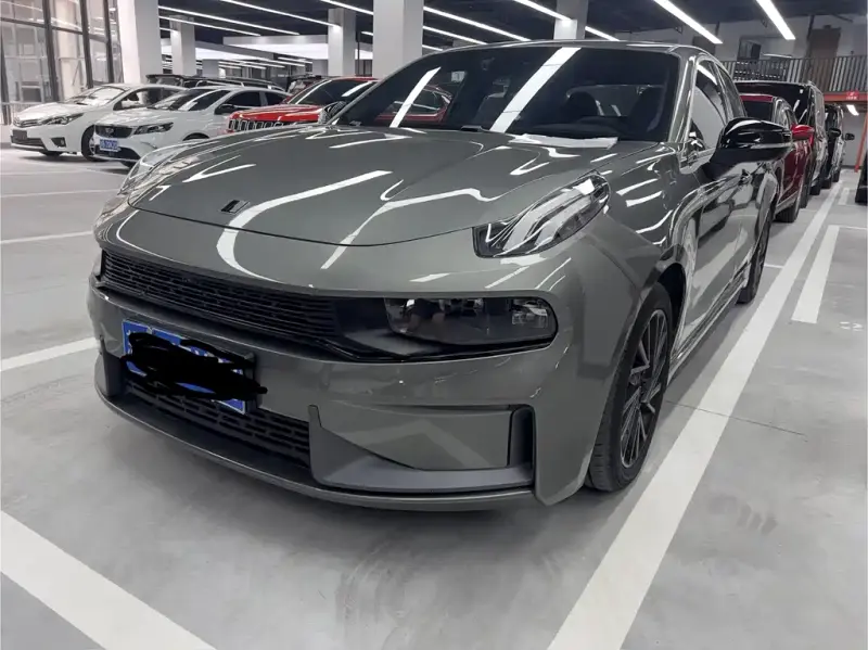 Lynk & Co 03