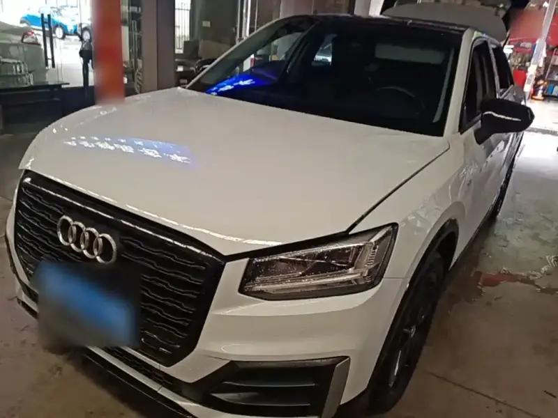 Audi Q2L