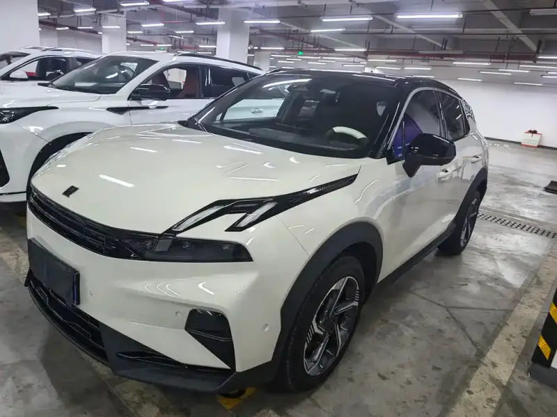 Lynk & Co 06