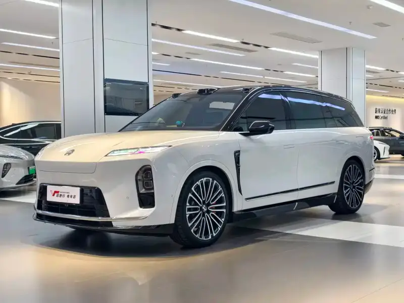NIO ES8