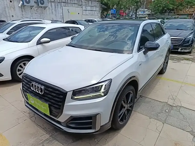 Audi Q2L