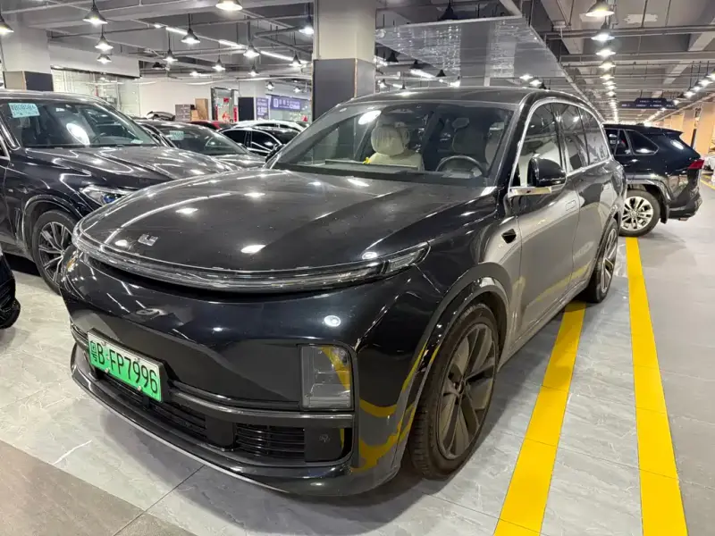 Li Auto L8