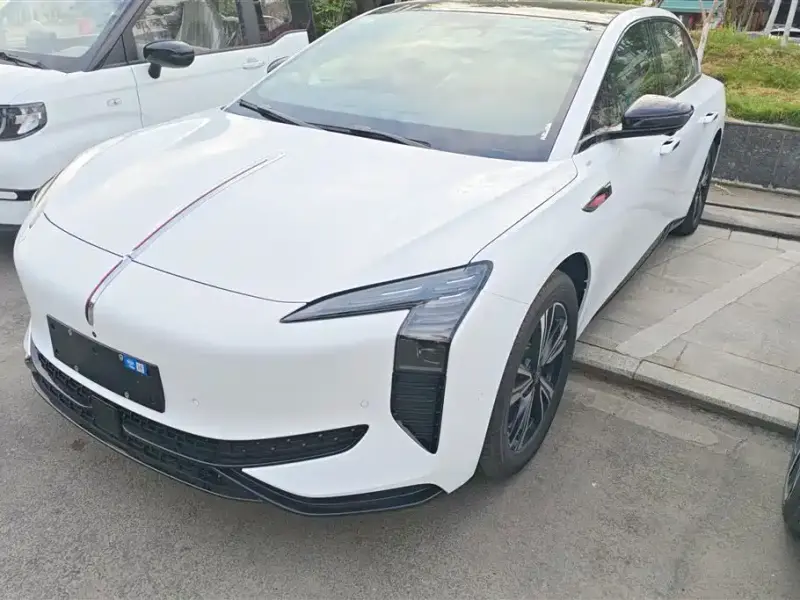 Hongqi EH7