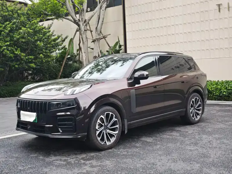 Lynk & Co 09