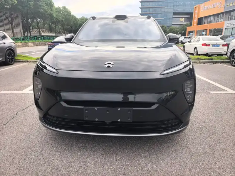 NIO ES8