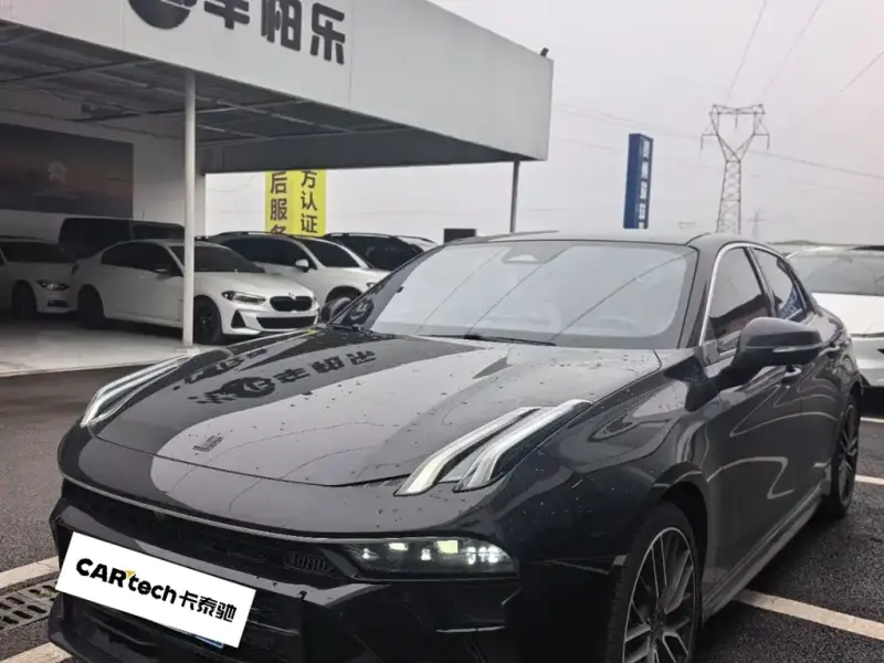 Lynk & Co 03