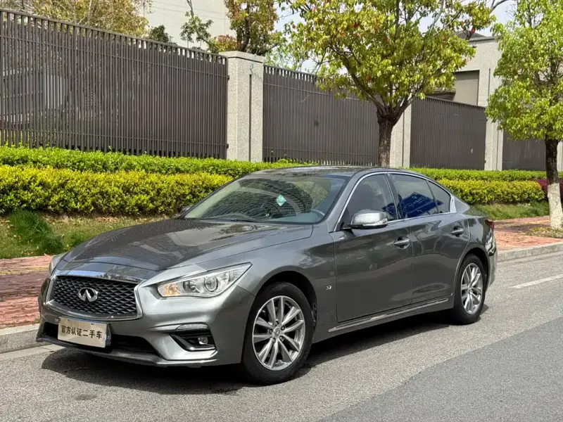 Infiniti Q50L