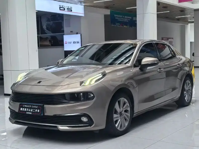 Lynk & Co 03