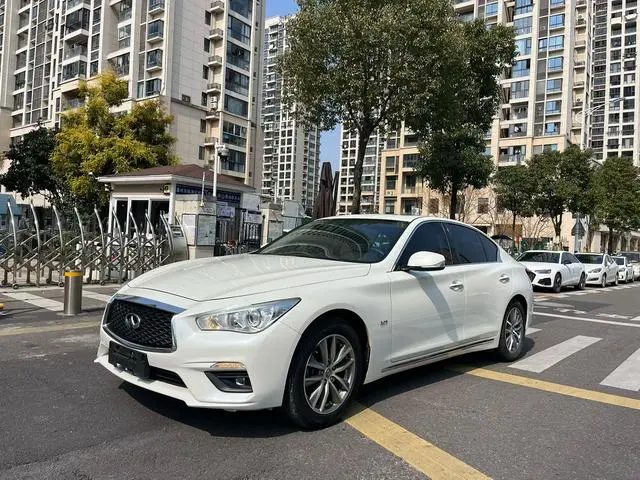 Infiniti Q50L