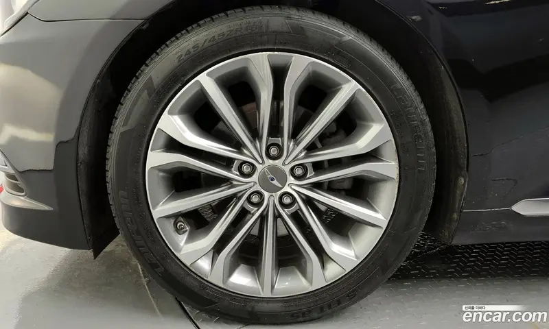 Hyundai Genesis
