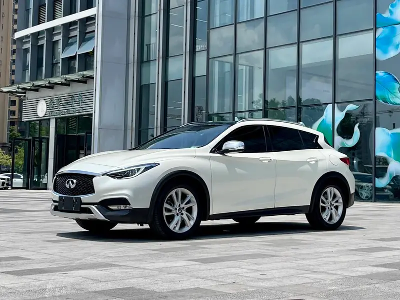 Infiniti QX30