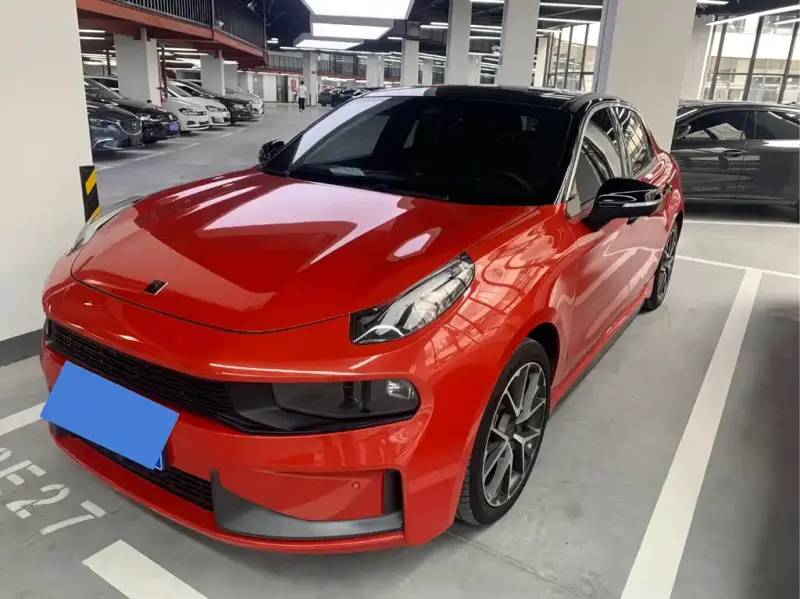 Lynk & Co 03
