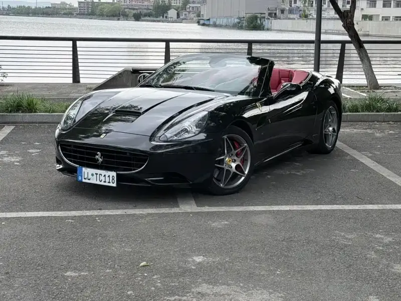 Ferrari California T