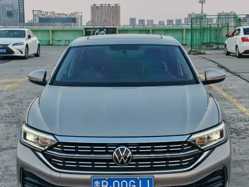 Volkswagen Sagitar