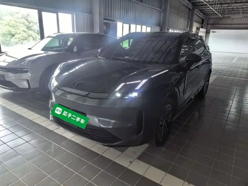Lynk & Co 08 EM-P