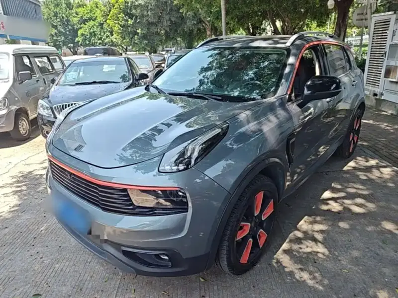 Lynk & Co 01