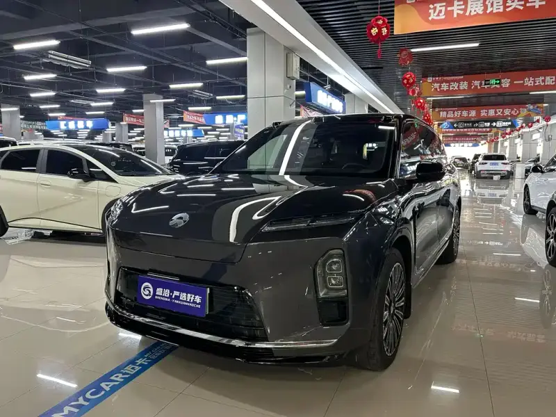 NIO ES8